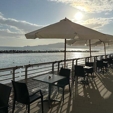 Attico Fronte Mare Residenza Matilde Apartment Chiavari Exterior photo