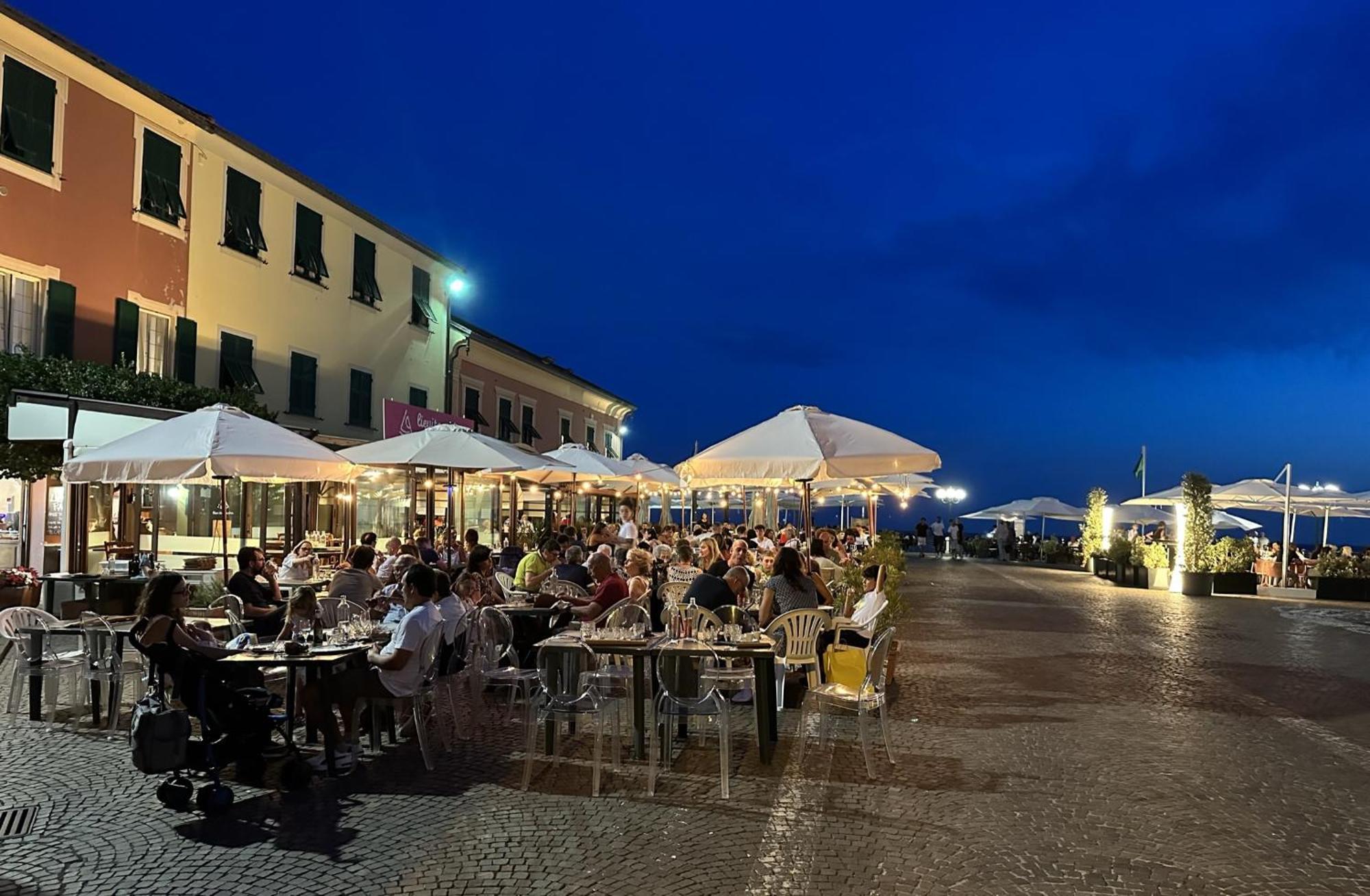 Attico Fronte Mare Residenza Matilde Apartment Chiavari Exterior photo