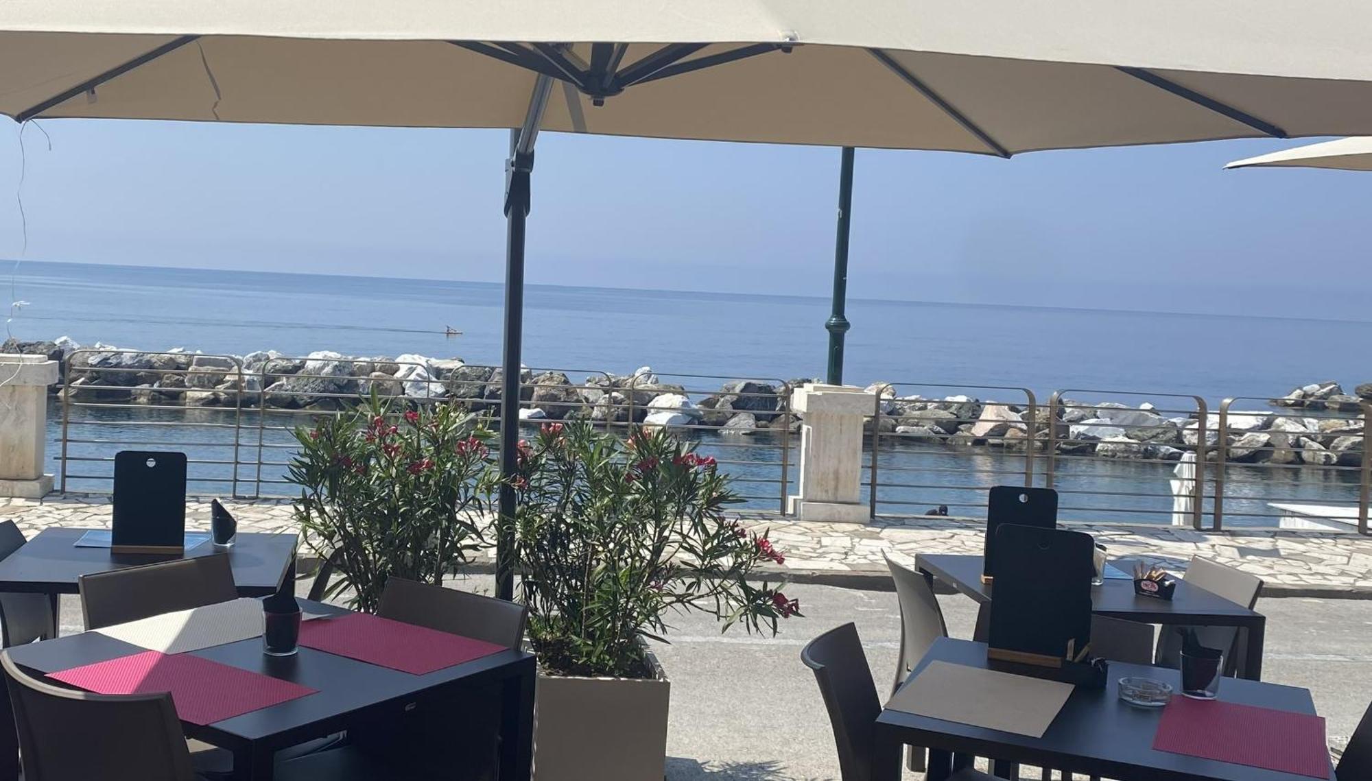 Attico Fronte Mare Residenza Matilde Apartment Chiavari Exterior photo