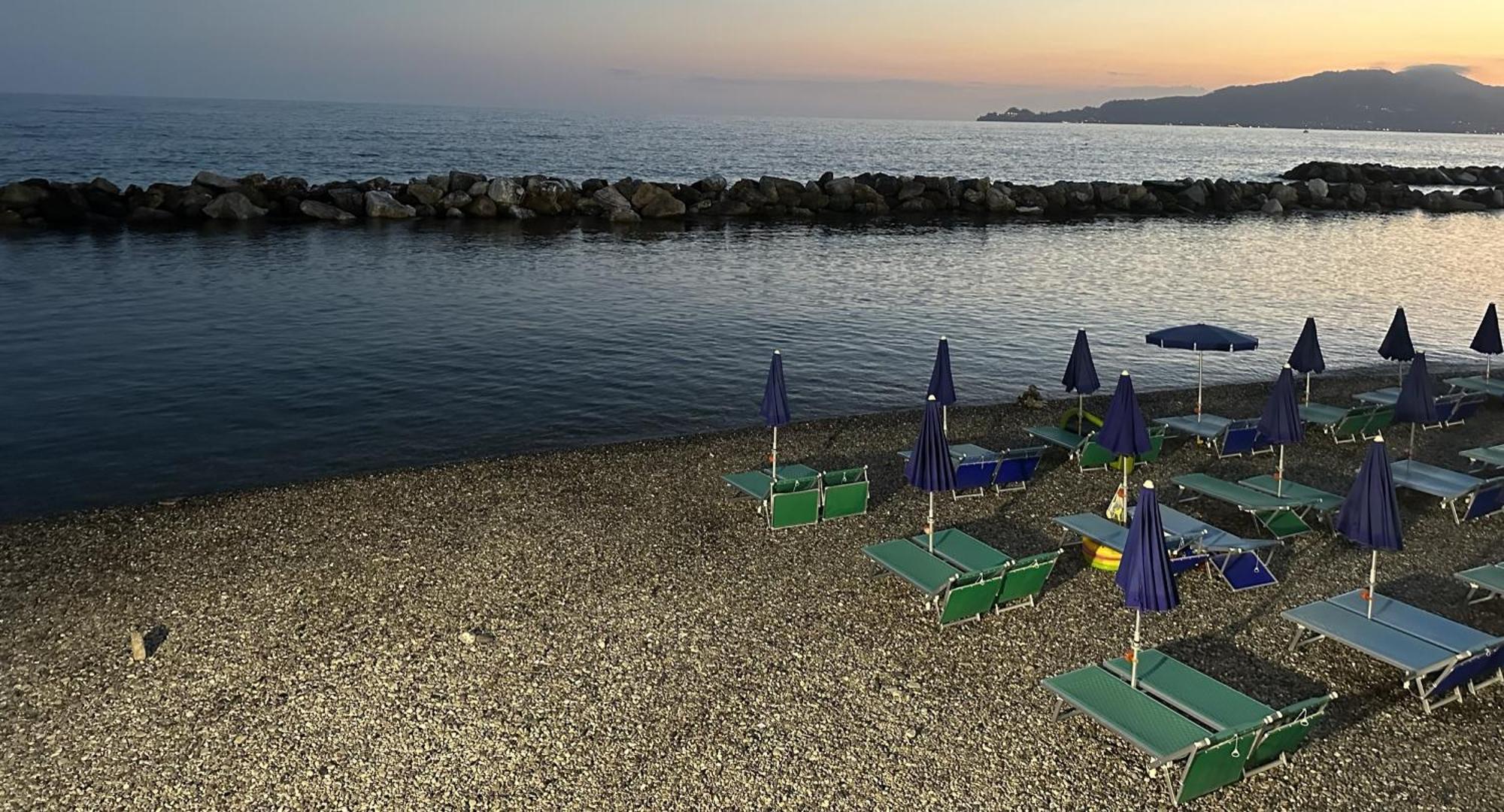 Attico Fronte Mare Residenza Matilde Apartment Chiavari Exterior photo