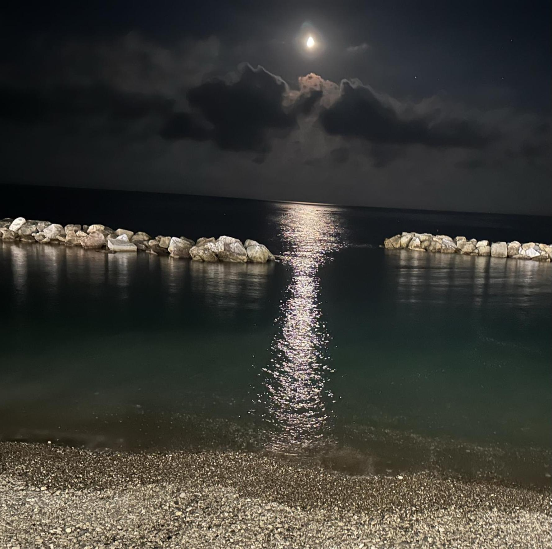 Attico Fronte Mare Residenza Matilde Apartment Chiavari Exterior photo