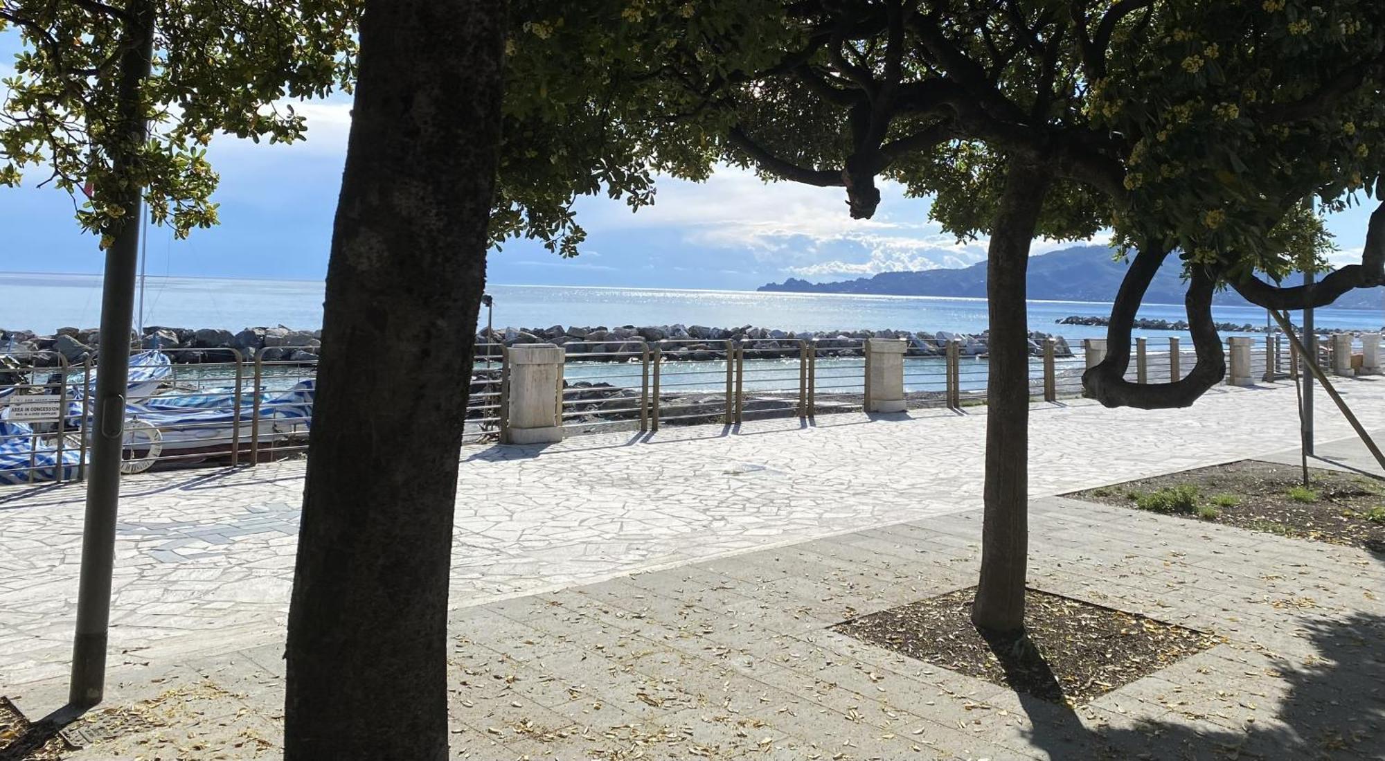 Attico Fronte Mare Residenza Matilde Apartment Chiavari Exterior photo